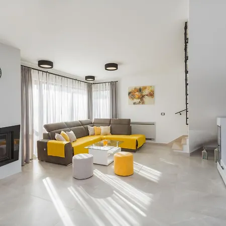 Holiday home Vatovac By Interhome
