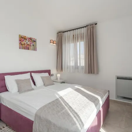 Nyaraló Vatovac By Interhome *